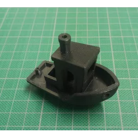 Impression 3D additive du bateau de test de la machine
