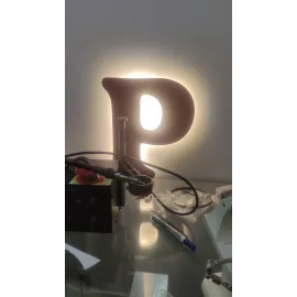 Découpe de lettrage en PVC 19 mm avec retro éclairage